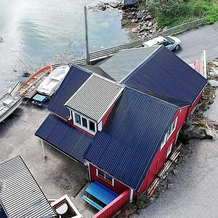 Casa vacanze Three-bedroom Holiday In Rubbestadneset *