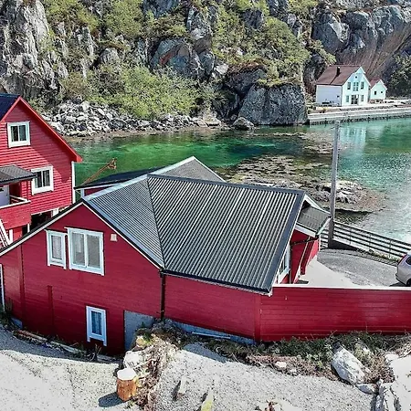 Three-bedroom Holiday In Rubbestadneset * Rolvsnes