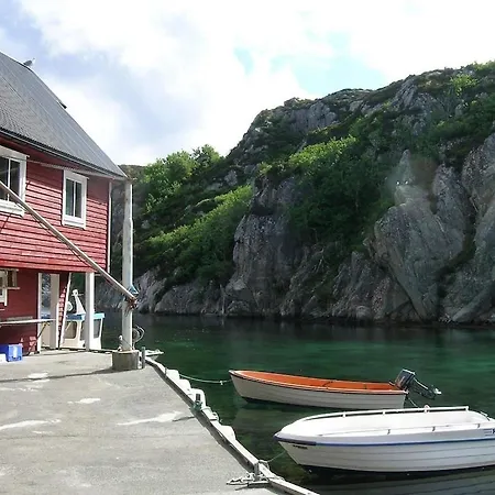 Casa vacanze Three-bedroom Holiday In Rubbestadneset