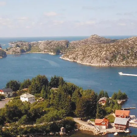 Casa vacanze Three-bedroom Holiday In Rubbestadneset