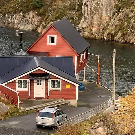 Three-bedroom Holiday In Rubbestadneset Rolvsnes