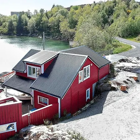 Three-bedroom Holiday In Rubbestadneset *