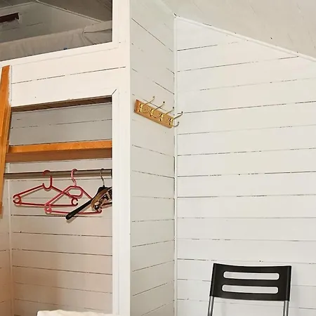 Three-bedroom Holiday In Rubbestadneset *