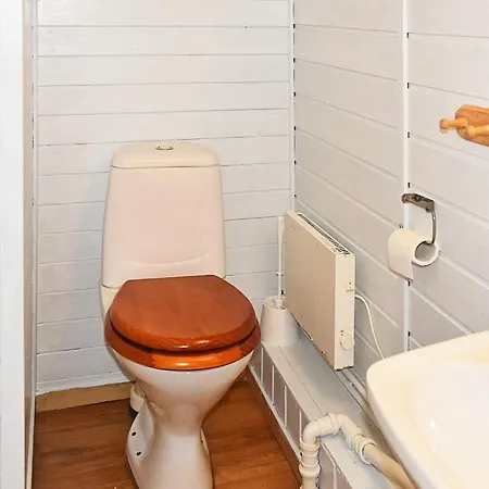 Three-bedroom Holiday In Rubbestadneset * Rolvsnes